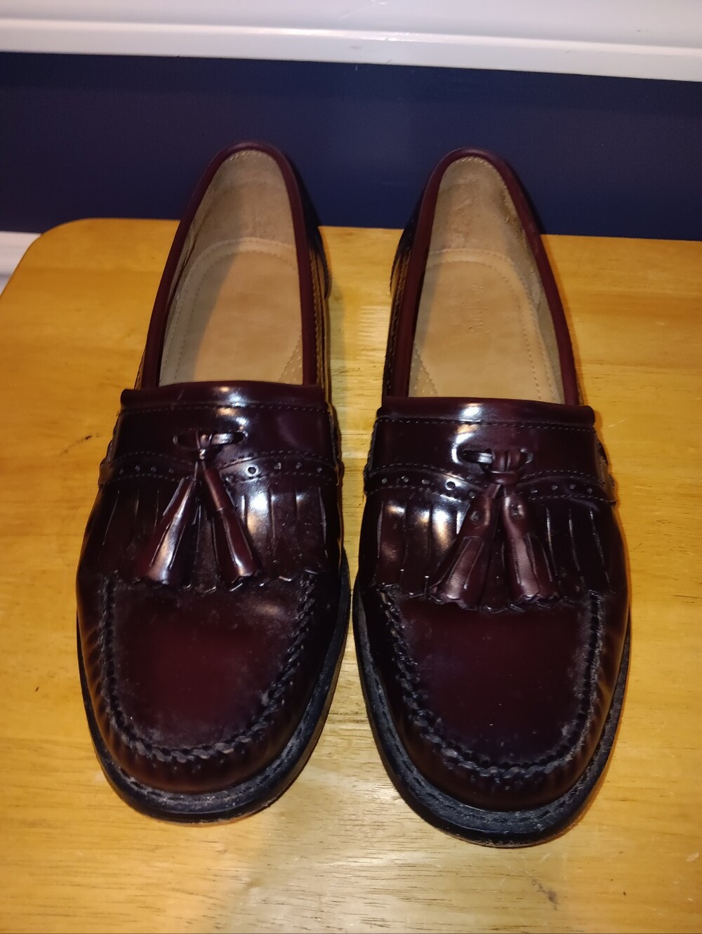 G.H. Bass & Co. Burgundy Leather Tassel Loafers Size 9 1/2